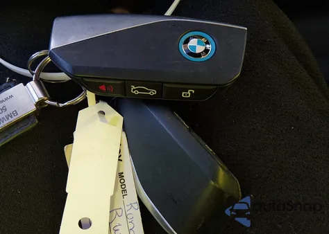 2022 BMW Ix xDrive50 из США, поврежденный, VIN WB523CF0XNCK55328